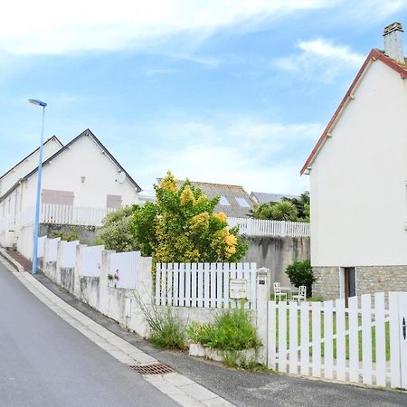 Gorgeous Apartment In Pirou With Kitchen Exteriör bild
