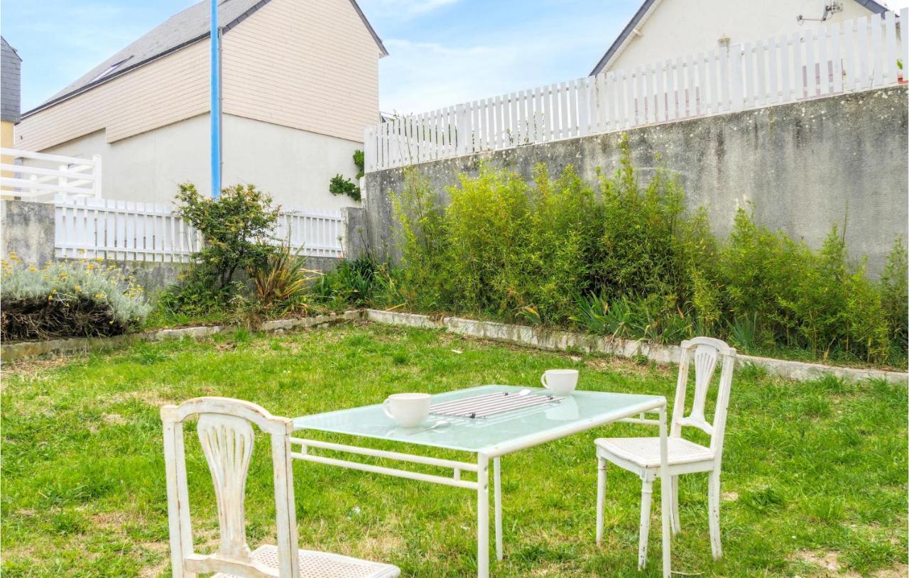 Gorgeous Apartment In Pirou With Kitchen Exteriör bild